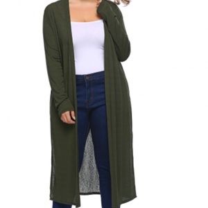 Long hunter green sweater with pockets